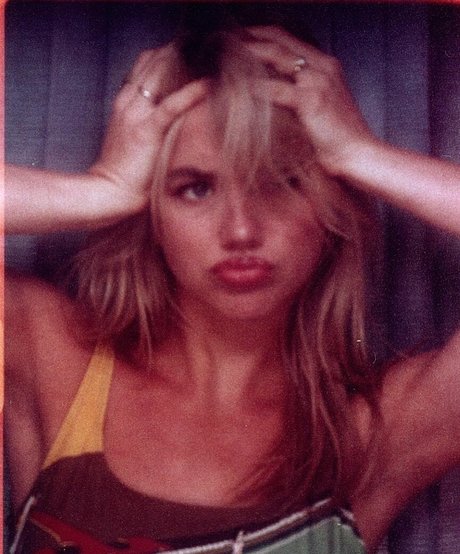 スターティーンオンリーファンズ ホットxxx 写真