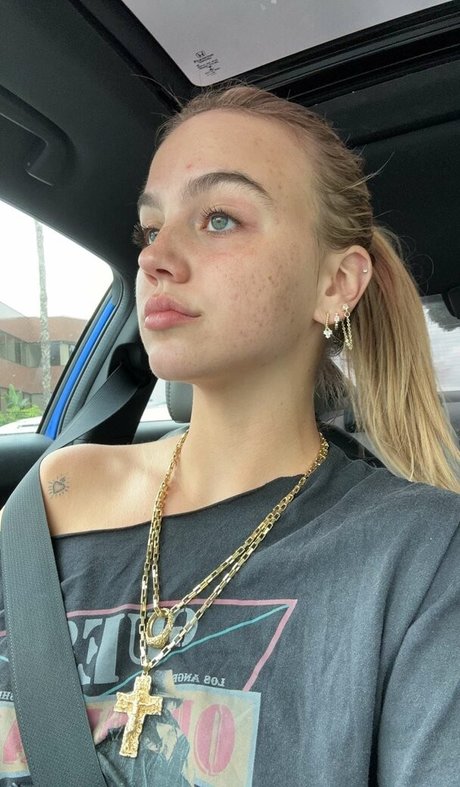 Emma Brooks HDスター ギャラリー