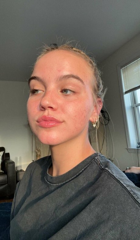 チンコを持つ女たち OnlyFans セクシー裸 写真