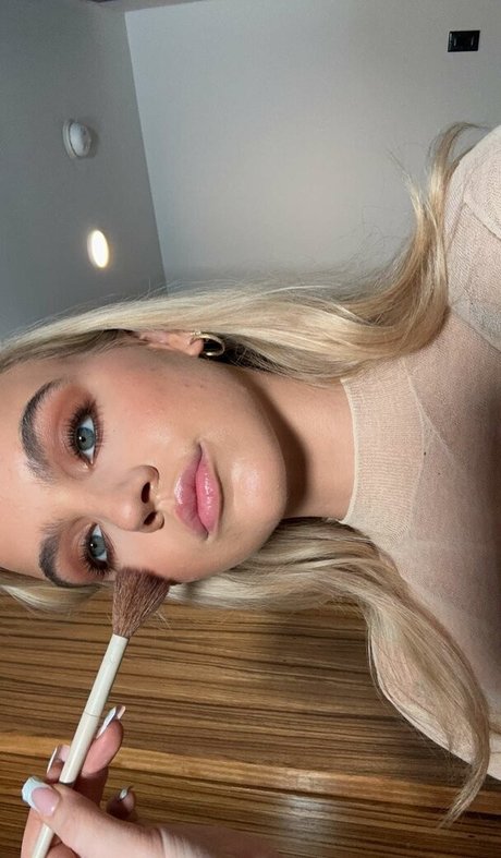 本物のティーンオンリーファン アダルト ギャラリー