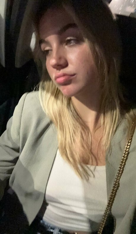 Emma Brooks ヌードのポルノスター 写真