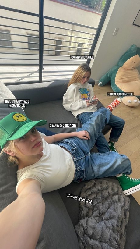 Emma Brooks ポルノモデル 写真