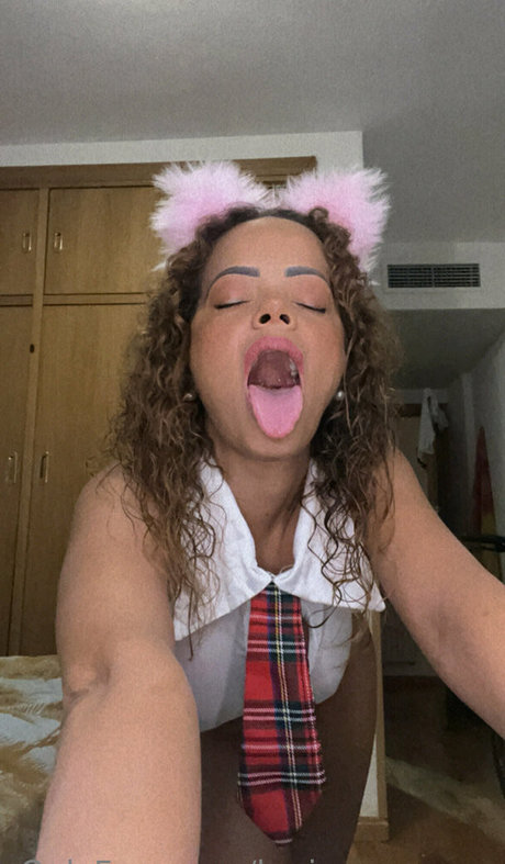 フィンドムオンリーファンズ 無料セックス 写真