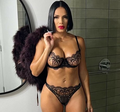 NinaUnrated エロティックなスター 写真