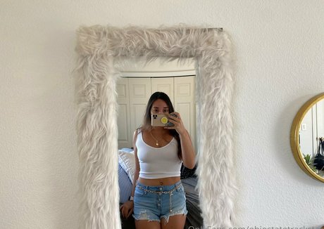 姉妹OnlyFans セクシー 画像