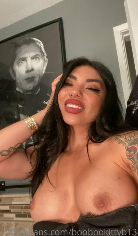Boobookittyb13 セックスモデル ギャラリー