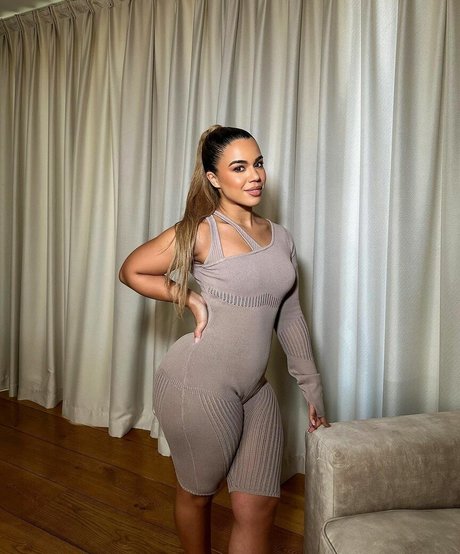 fitforcalis ヌードモデル 写真