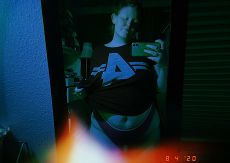 OnlyFansを無効にしました アートヌード 画像