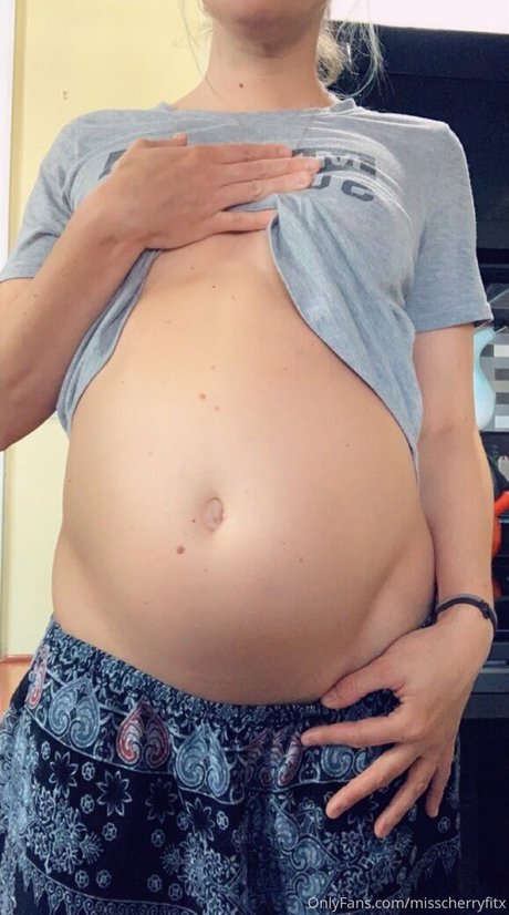 misscherryfitx ポルノスター ヌード 写真