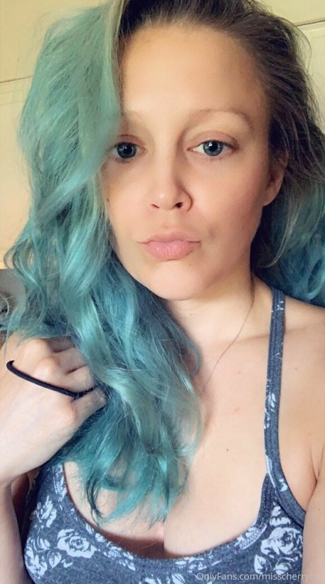 misscherryfitx かわいいスター 画像