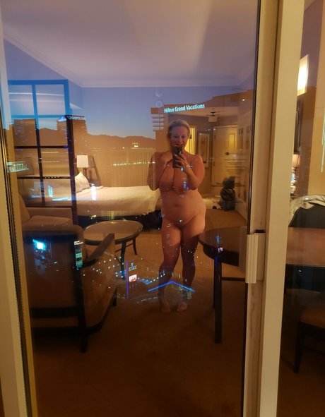 Cameron Skye ポルノスター アート 画像