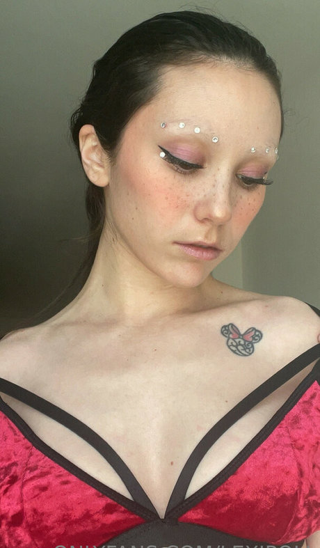 デカ尻ジーンズ OnlyFans 美しいヌード ギャラリー