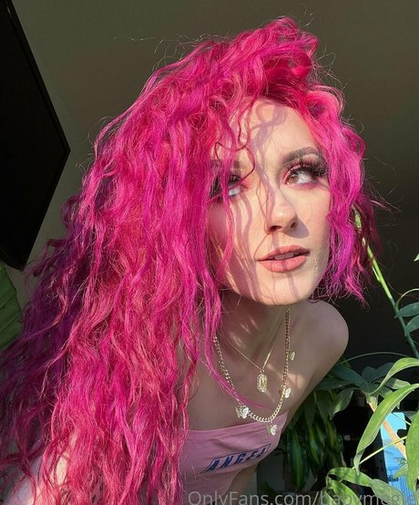 Babymegie ヌード女優 写真