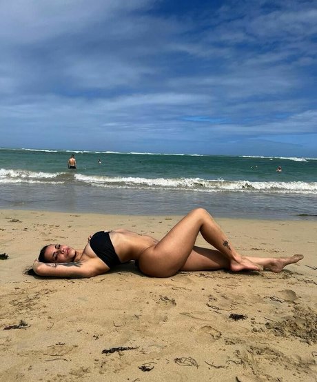 ブロンドヨガOnlyFans セクシーヌード 画像