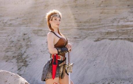 小柄なBBC OnlyFans セクシー裸 写真