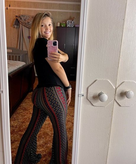 アジアンベイビーOnlyFans セクシー 画像