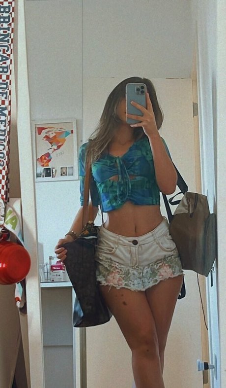 Renata Elizabeth 独占スター 写真