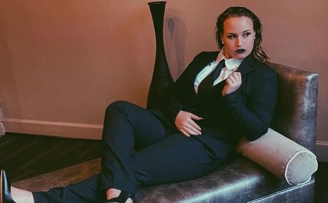 美しいベイビーOnlyFans ヌード 画像