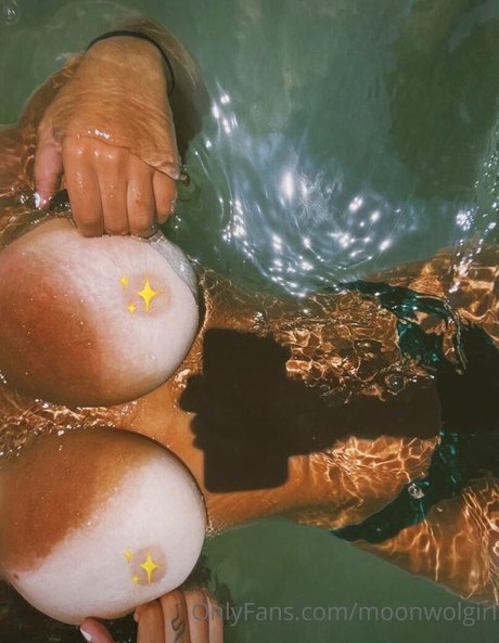 moonwolgirl ホット女優 写真