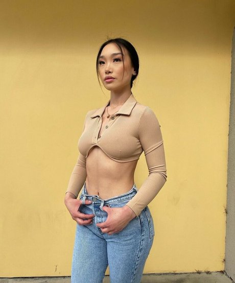 膨らみ OnlyFans アダルト 画像