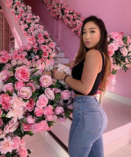 美しい足 OnlyFans ヌード アーカイブ