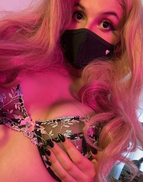 Aurelia Baker ヌードモデル 写真