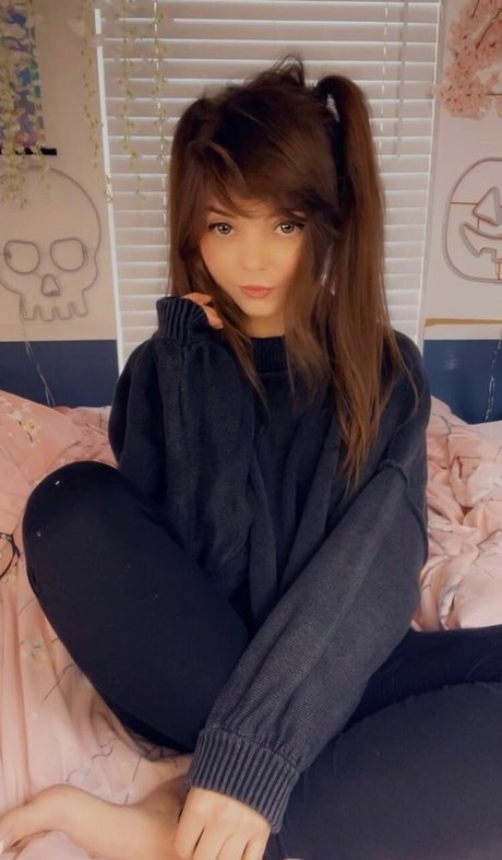 Danni Meow ポルノモデル 写真