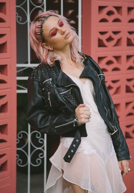 ティーンシーメールOnlyFans ベスト ギャラリー