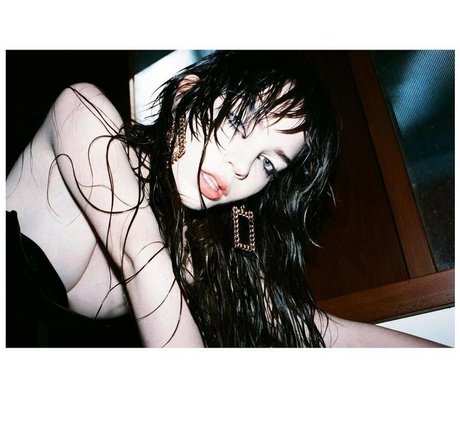 Sophie Thatcher 完璧なスター 写真