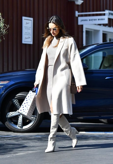 インド人熟女OnlyFans 美しいヌード 写真