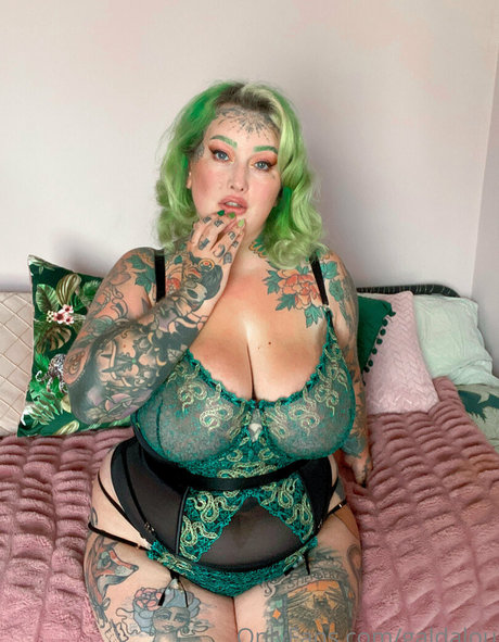 GaldaLou 美しいモデル 画像