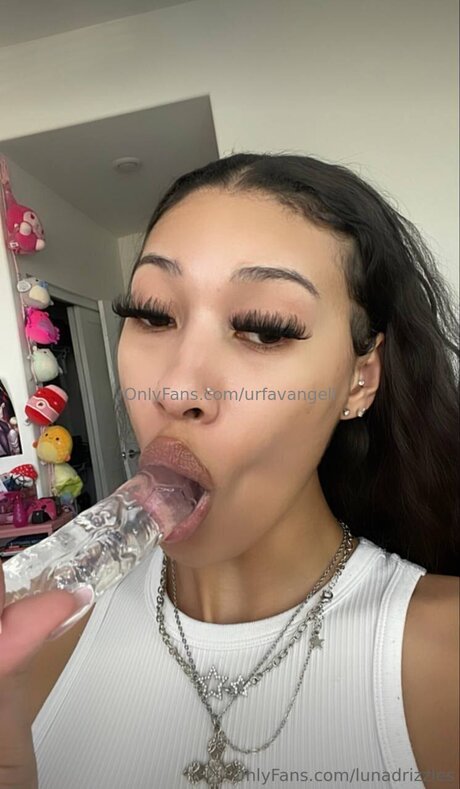 大きな黒いお尻のOnlyFans セクシーヌード 画像