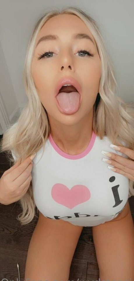 黒髪の熟女OnlyFans セクシー ギャラリー