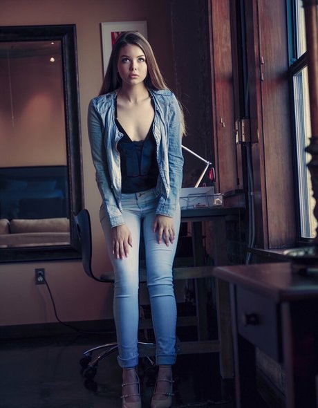 フラットオンリーファン アダルト 画像