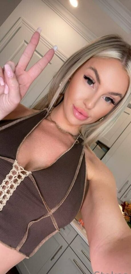 黒人フェムボーイOnlyFans パーフェクト 写真