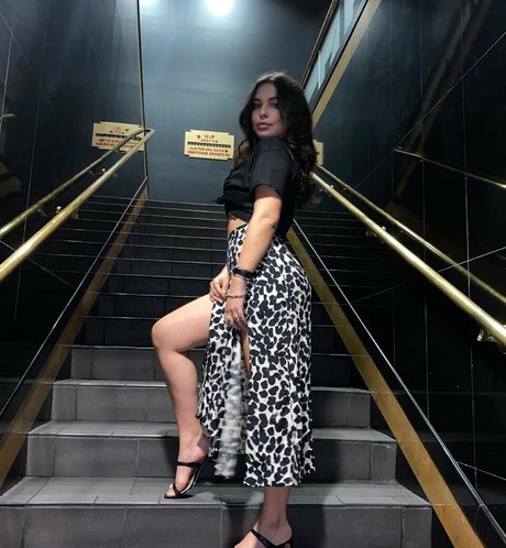 Isabella Gomez かわいいスター アーカイブ