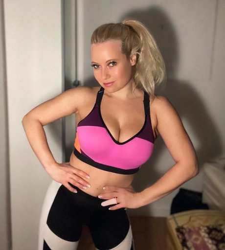 Steffi Landerer 独占女優 ギャラリー