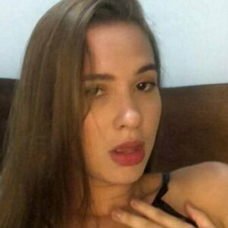 Luisa Henano ヌードモデル 写真