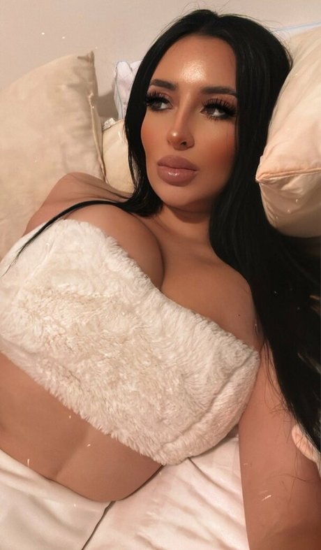 Frida Berridi モデル ギャラリー