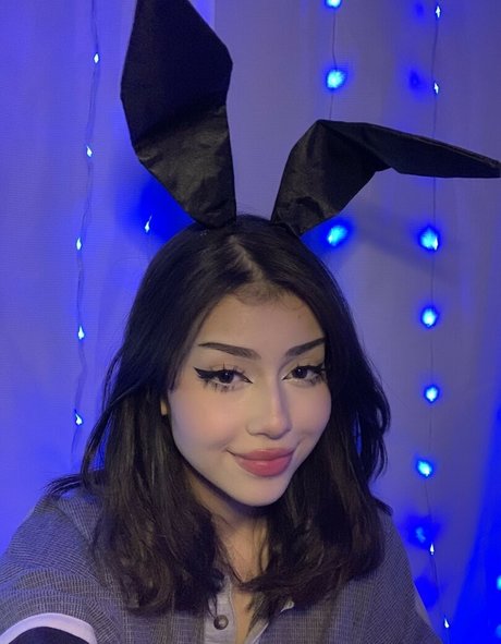 公共の場での猫のOnlyFans 無料ヌード アーカイブ