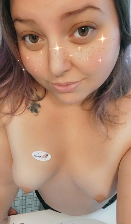 姉妹のOnlyFans 無料ヌード 写真