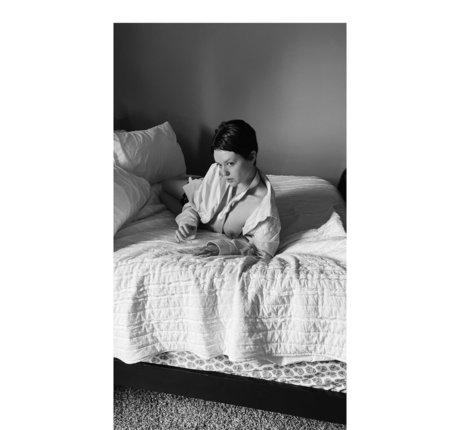 ブルネットの看護師OnlyFans 限定 写真