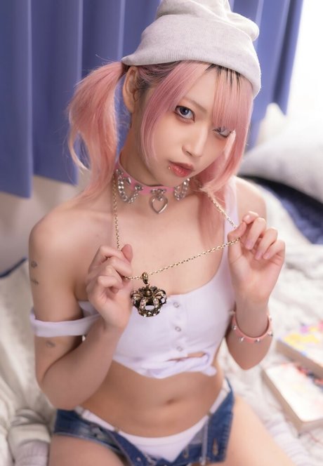 金髪ストリップOnlyFans アート裸 ギャラリー