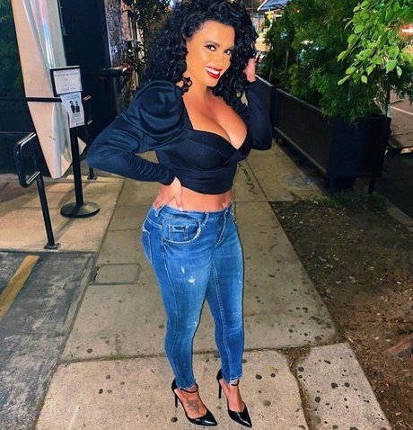 アジアンフィットネス OnlyFans セクシー裸 画像