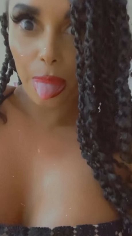 小柄なブロンドの熟女OnlyFans セクシー アーカイブ