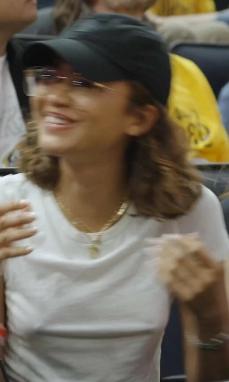 Zendaya 素敵なモデル 写真