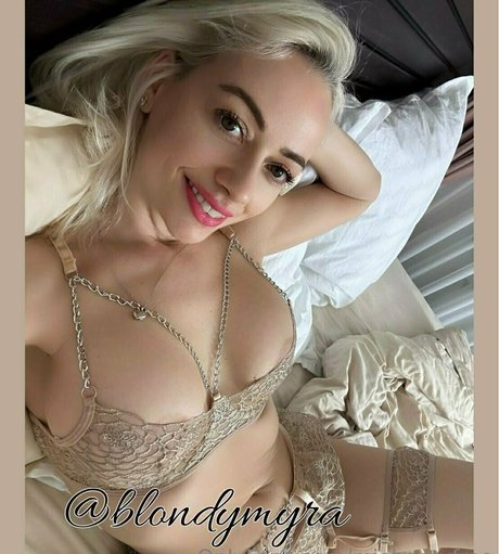 BBW 教師 OnlyFans 無料 画像