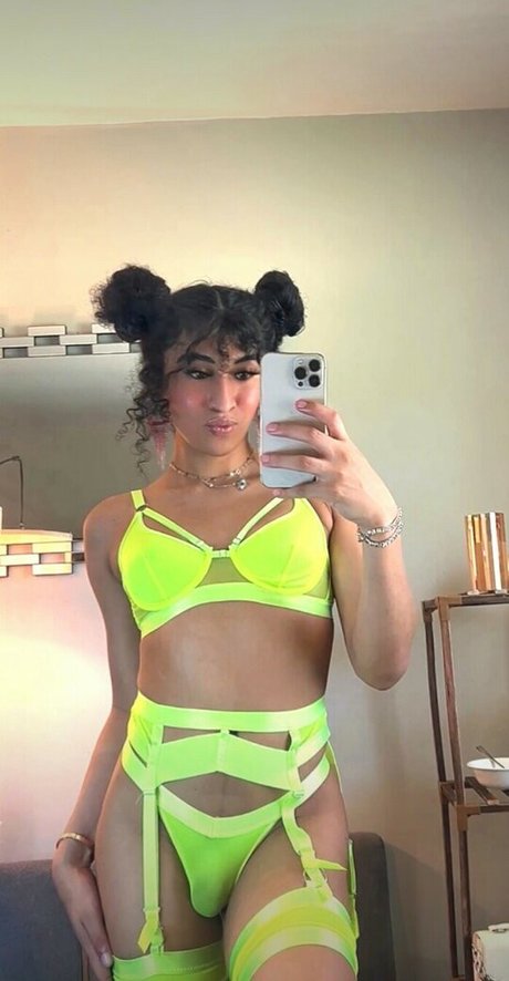 Tlavont 女優 ギャラリー