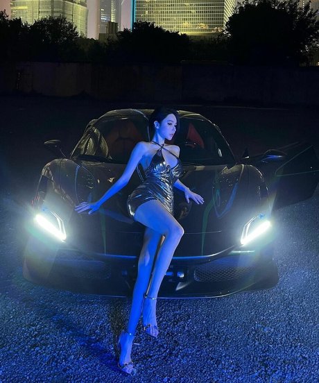 Yuan Sayuki Weme 裸のモデル 写真