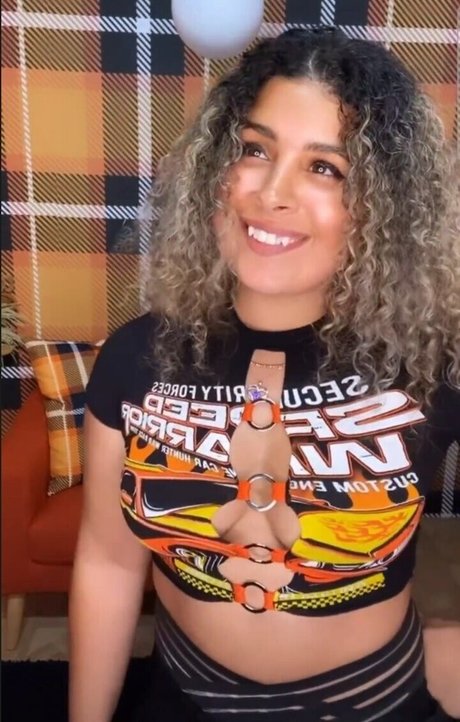 JustYeliz 独占ポルノスター 写真